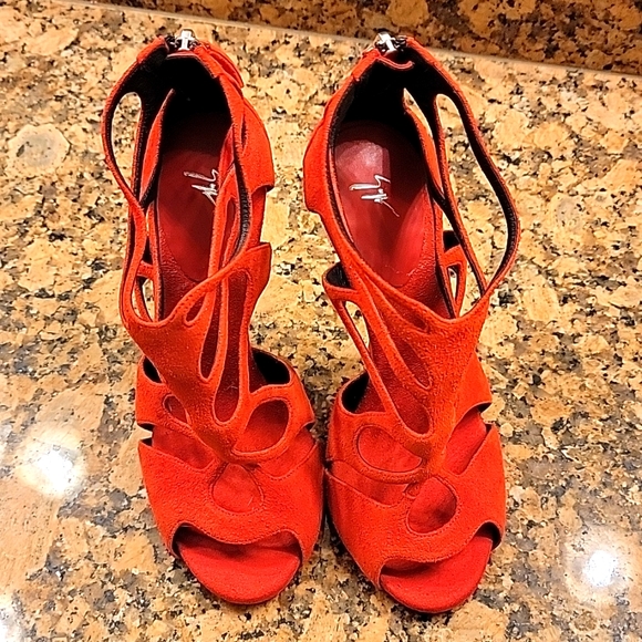 Beautiful & sexy Red Giuseppe Zanotti high heels. Size 37. EU. - Picture 7 of 10